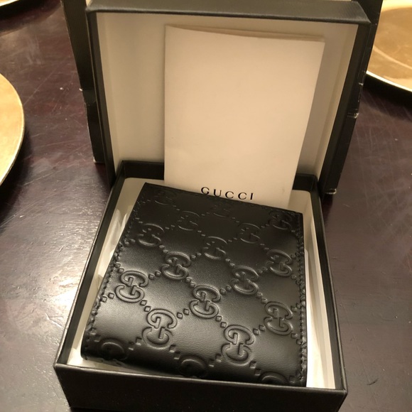Authentic Gucci Wallet - Picture 2 of 4